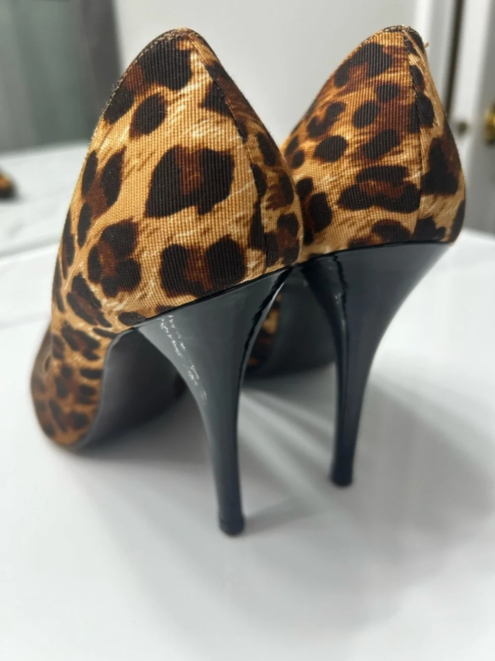 Stuart Weitzman Leopard Print Pointed Toe Stiletto Pumps - Brown/Black - Picture 2 of 7
